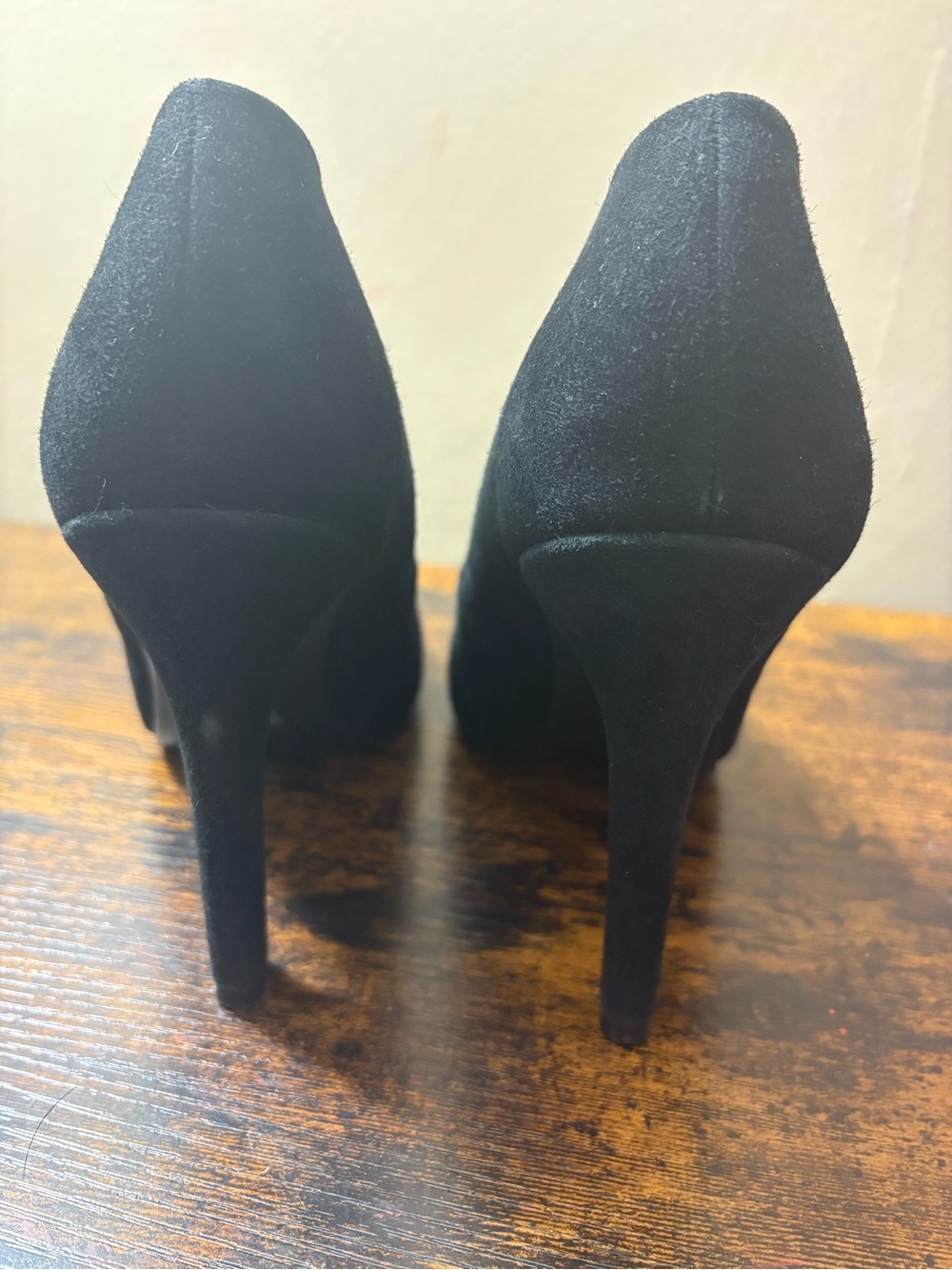 Steve Madden Black Suede Pointed Toe Pumps - Picture 5 of 8